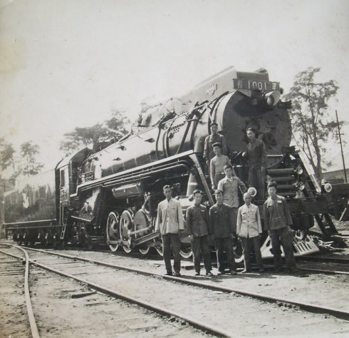 File:HP1001 steam locomotive in Tangshan.jpg