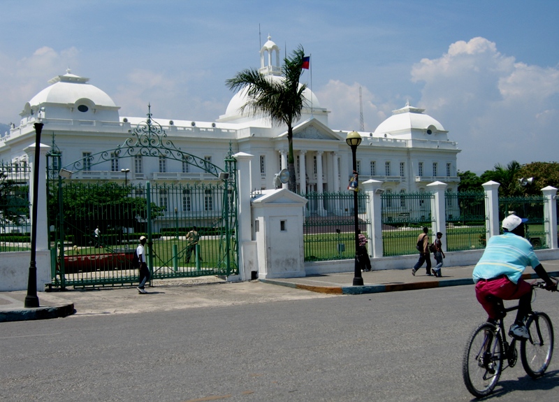 File:Palacio presidencial de Haiti.jpg