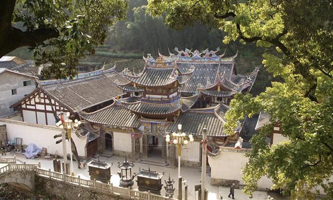 File:Shrine of Lin Zuxuan.jpg