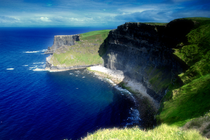 File:Cliffs of Moher, Clare.jpg