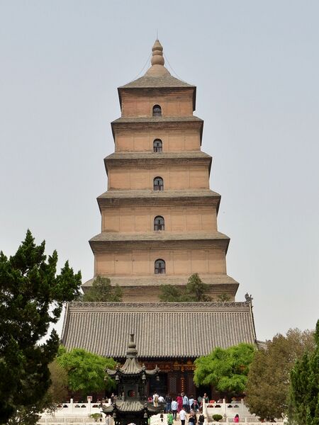 File:Giant Wild Goose pagoda Front 20140502.JPG