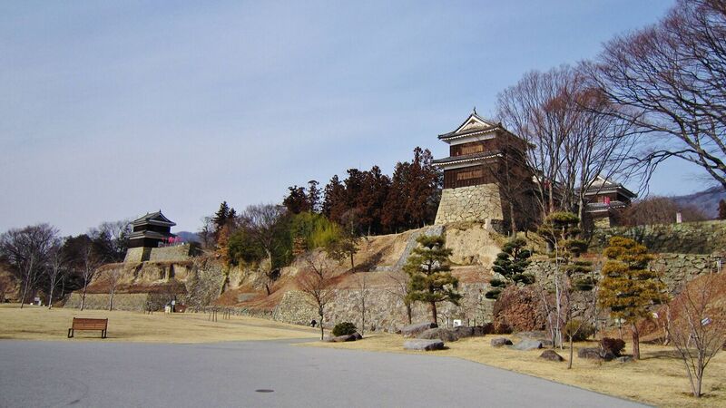 File:Ueda Castle Amagafuchi.jpg