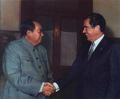1972年2月，中共中央主席毛泽东会见美国总统尼克松