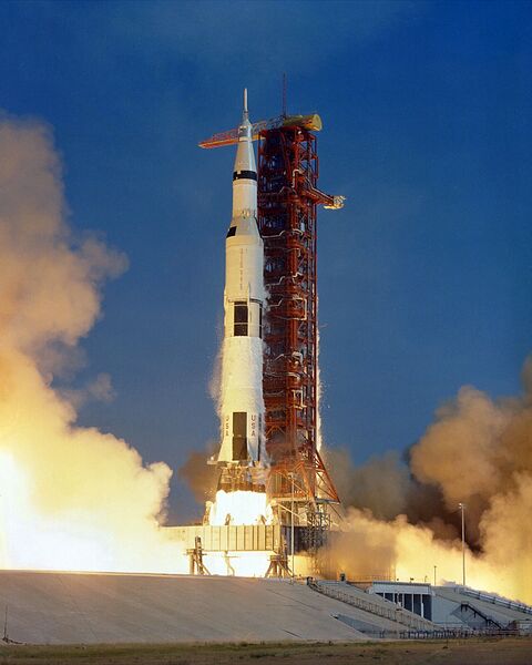 File:Apollo 11 Launch - GPN-2000-000630.jpg
