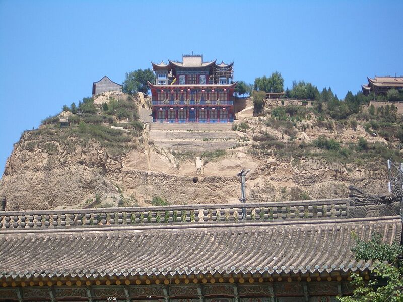File:5855-Linxia-Yu-Baba-Gongbei-and-Nanhua-Amituo-Fo-Temple.jpg
