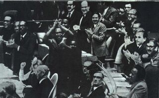 1971年10月，联合国大会通过第2758号决议，恢复中华人民共和国在联合国的合法权利