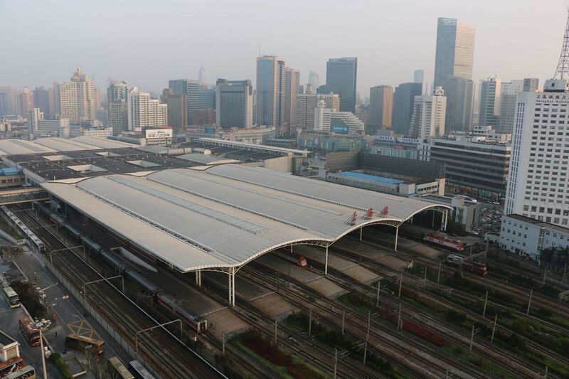 File:201604 Tracks at Shanghai Railway Station.JPG