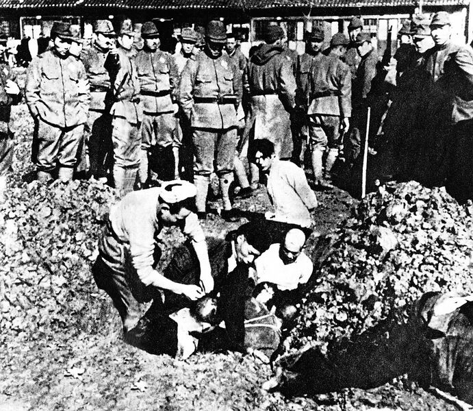 File:Chinese civilians to be buried alive.jpg
