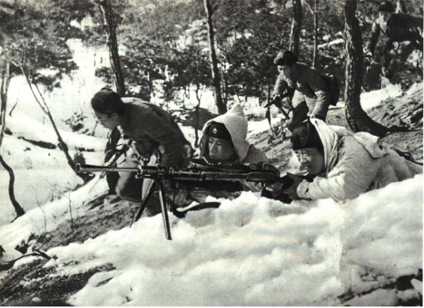 中国人民志愿军和朝鲜人民军的战士并肩战斗