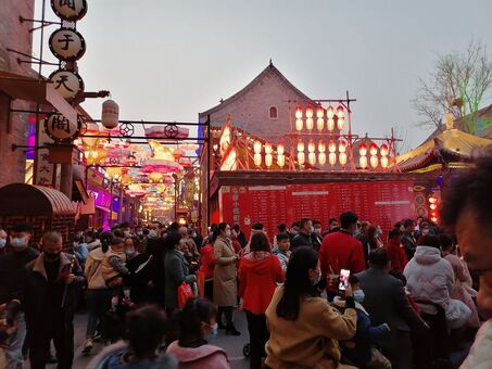 2021年2月，熱鬧的河南鄭州中牟電影小鎮