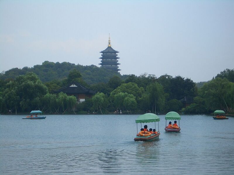 File:Hangzhou - West Lake - boats - CIMG2499.JPG