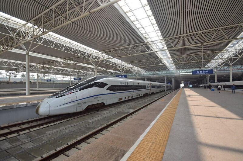 File:CRH380D-1571-1579 EMU at Chengdu East Railway Station.jpg