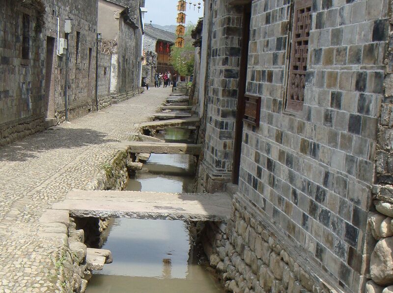 File:Qiantong Ancient Town.JPG