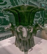 商代青銅器四羊方尊，藏於中國國家博物館。