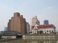 2003年的上海大厦与外白渡桥（左侧建筑）