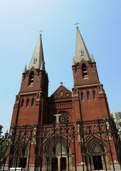 File:Cathedral in Xujiahui.jpg