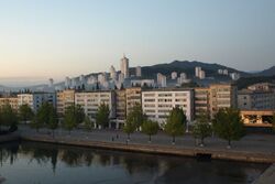 Wonsan waterfront (2937890043).jpg