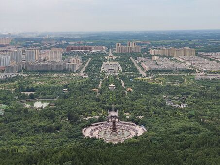 2022年8月，从白佛山俯瞰山东东平县城中轴线