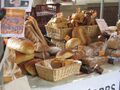 各式各样的面包在英格兰的农贸市场