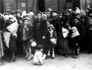 Judeus na rampa de seleção em Auschwitz, em maio de 1944